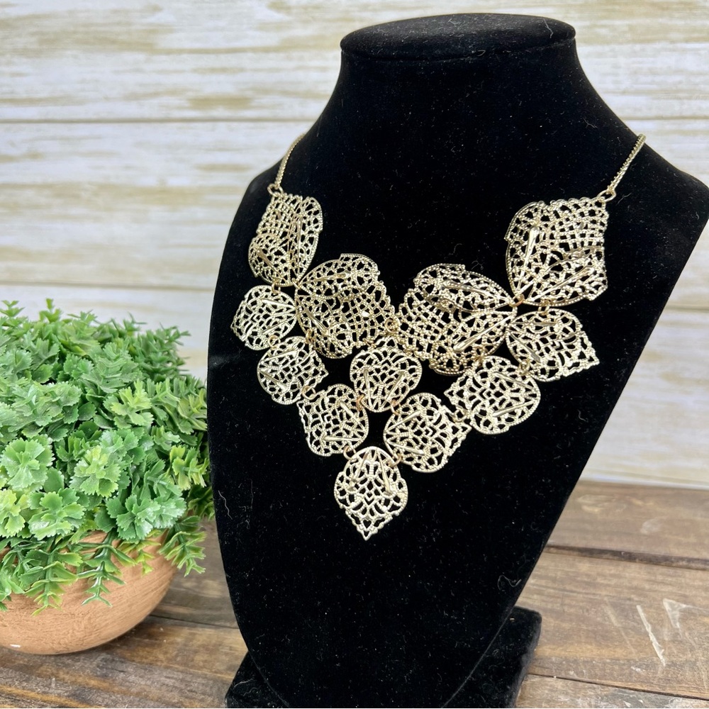APT. 9 Gold Tone Dainty Delicate Filigree Leaf Motif Statement Necklace